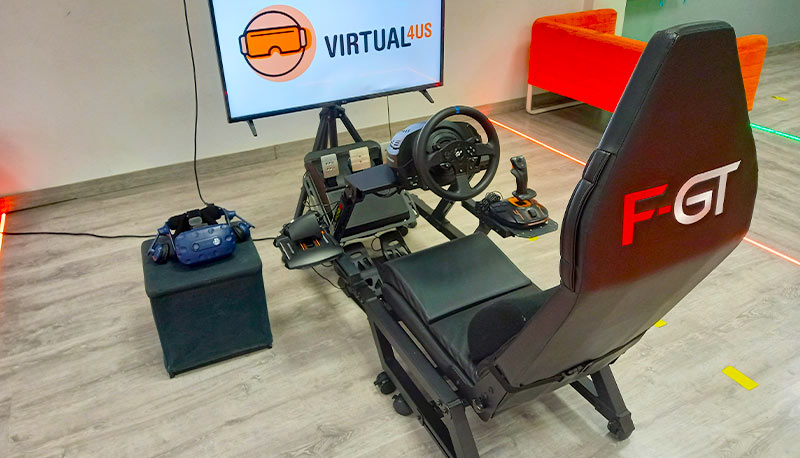 Puesto de conducción simracing con realidad virtual en Madrid enVirtual4us, en Villanueva del Pardillo